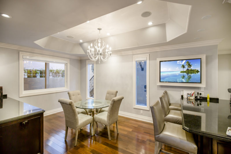 3500-Dixie-Canyon-Pl-3
