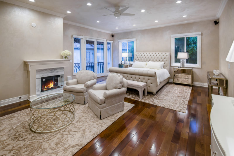 3500-Dixie-Canyon-Pl-31