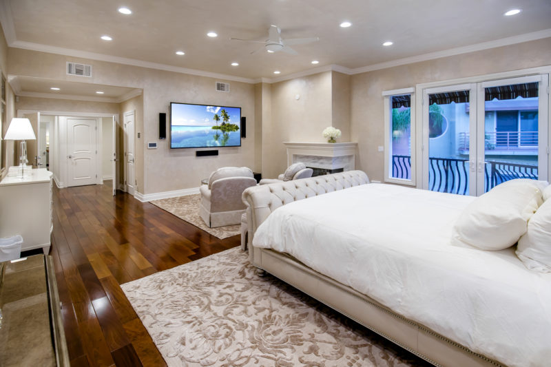 3500-Dixie-Canyon-Pl-34