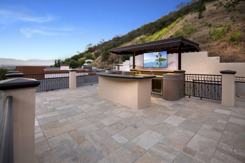 3500-Dixie-Canyon-Pl-46