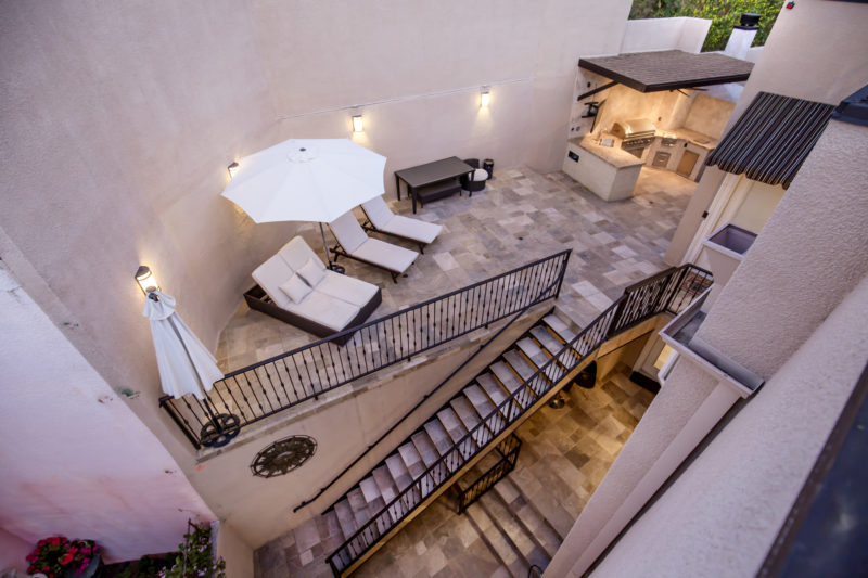 3500-Dixie-Canyon-Pl-48