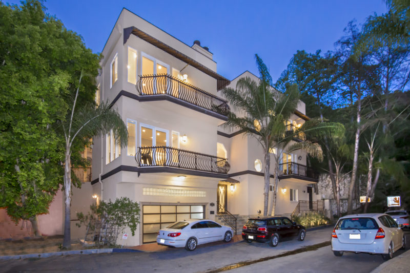 3500-Dixie-Canyon-Pl-50