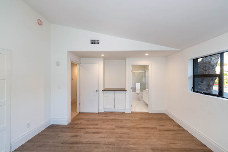 20213 Oxnard St (15)