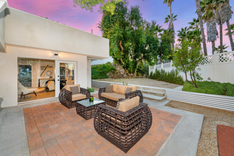 20213 Oxnard St (22)