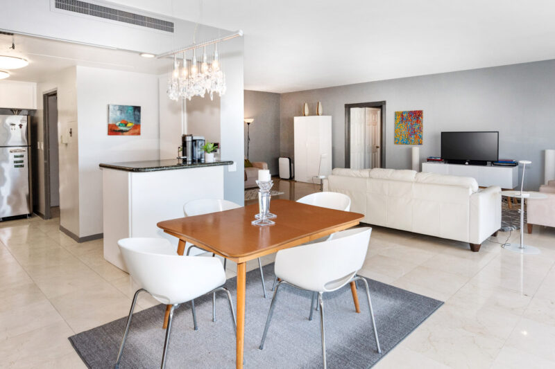 10450 Wilshire 11G 10