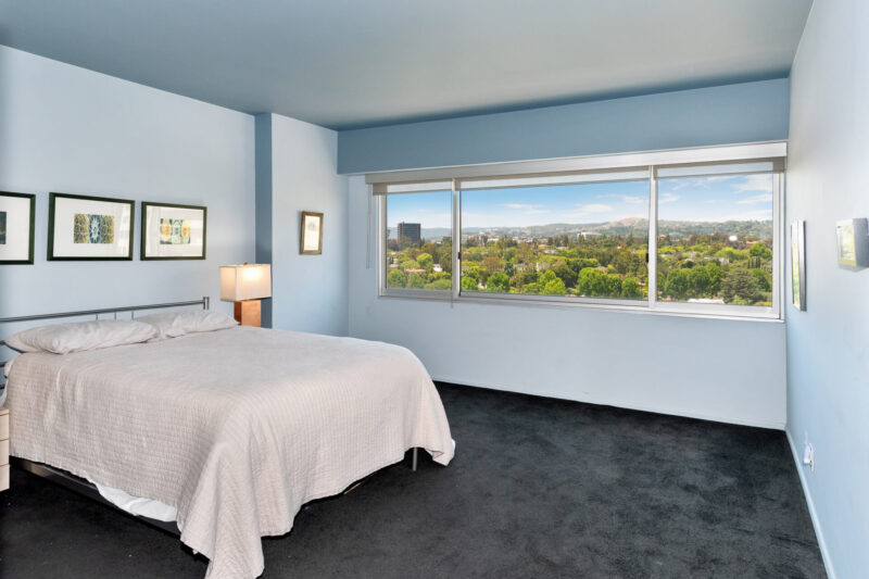 10450 Wilshire 11G 17