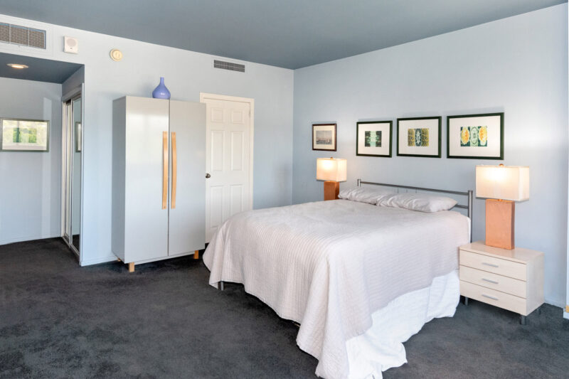 10450 Wilshire 11G 18