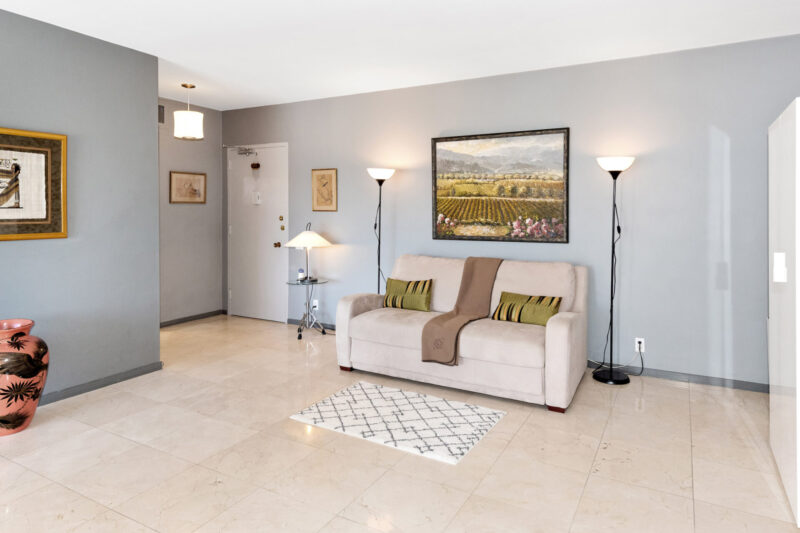 10450 Wilshire 11G 2