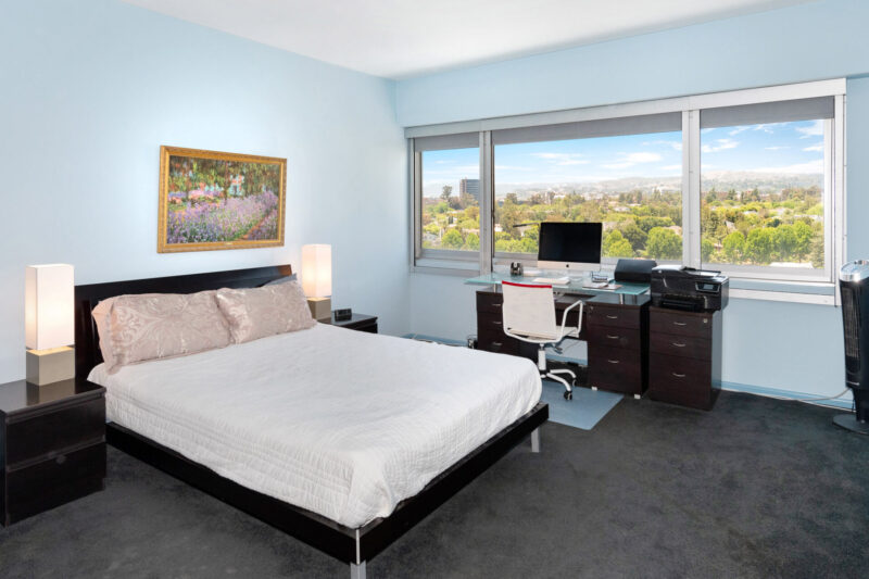 10450 Wilshire 11G 21