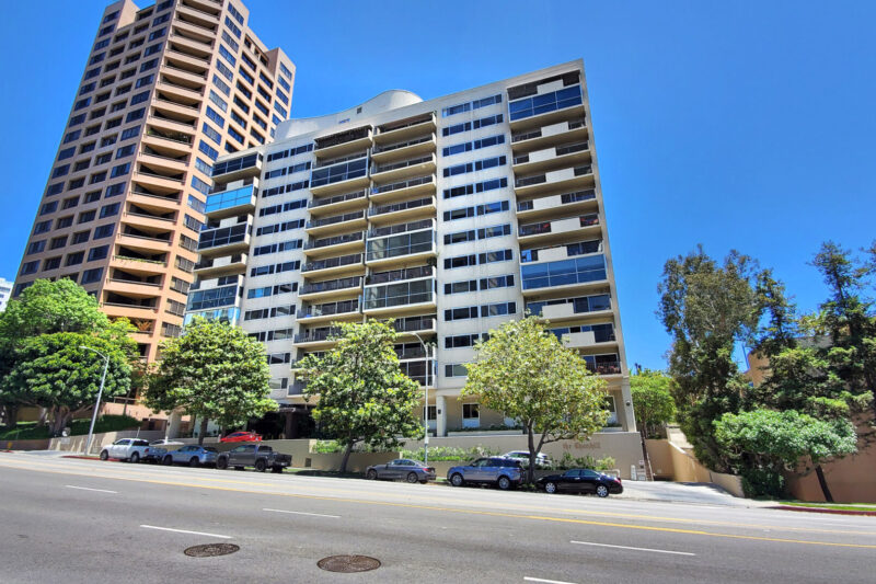 10450 Wilshire 11G 25