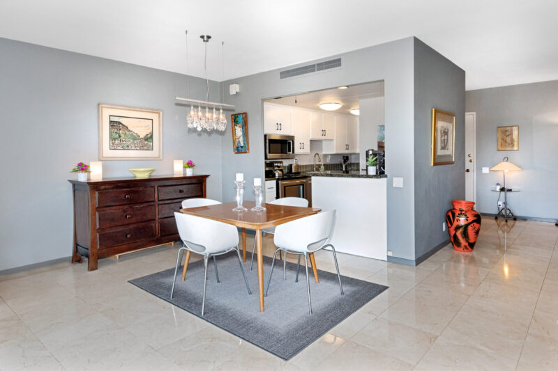 10450 Wilshire 11G 8