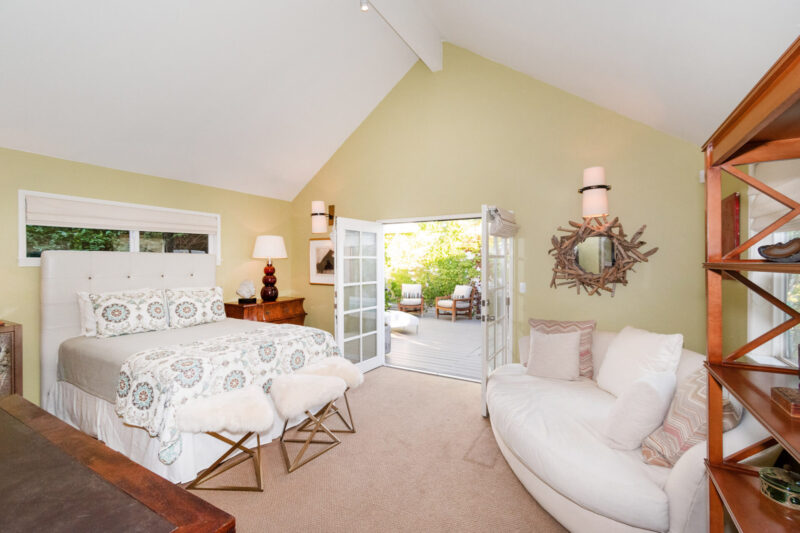 9024 Dorrington Ave 20