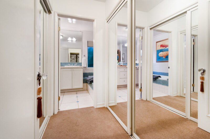 9024 Dorrington Ave 23