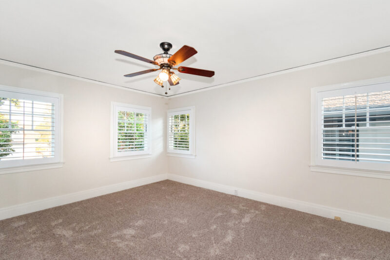 1445 N Genesee Ave 22