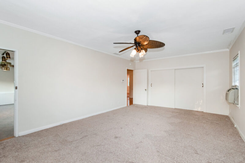 1445 N Genesee Ave 24