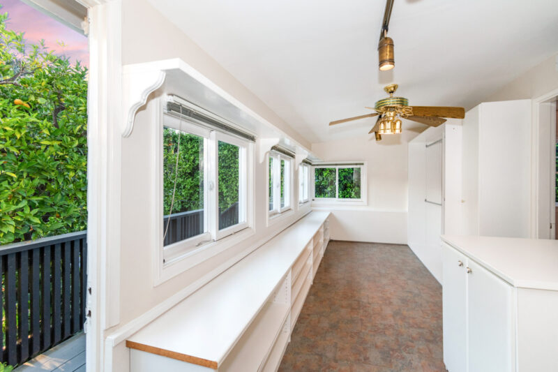 1445 N Genesee Ave 28