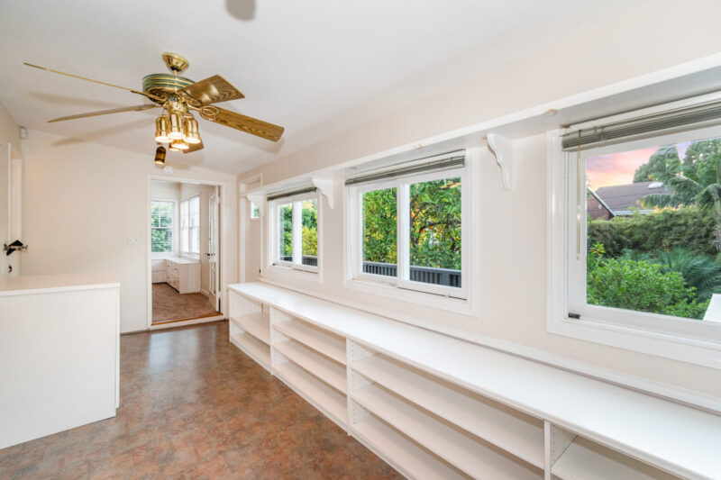 1445 N Genesee Ave 29