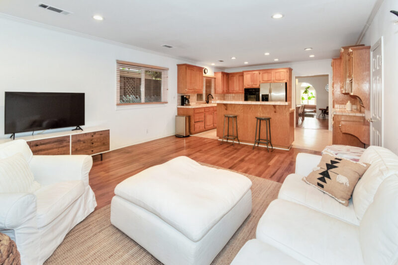 26 N Martel Ave 11
