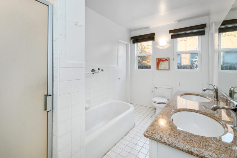 26 N Martel Ave 18