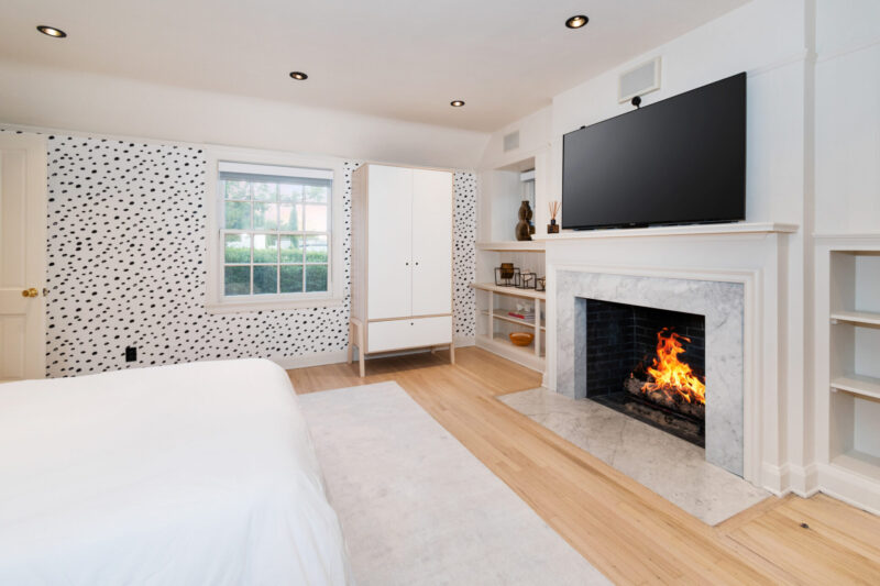 1277 Sunset Plaza Dr 11