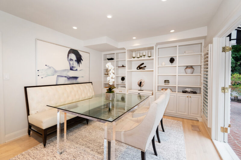 1277 Sunset Plaza Dr 14