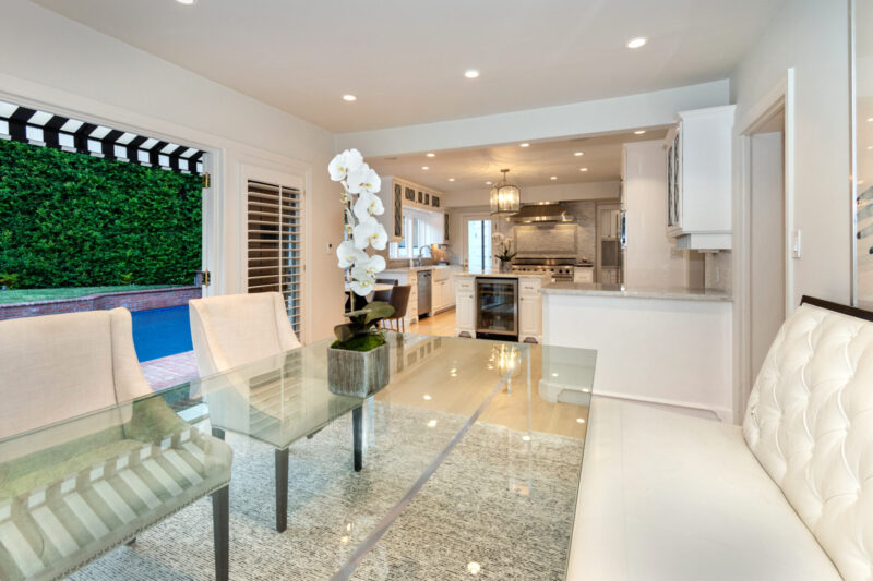 1277 Sunset Plaza Dr 17