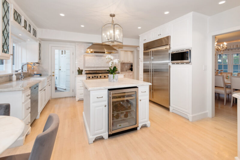 1277 Sunset Plaza Dr 19