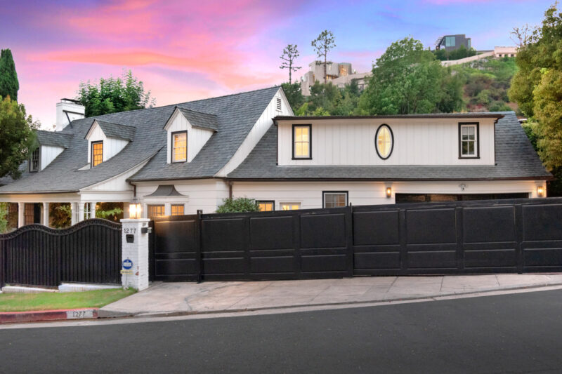 1277 Sunset Plaza Dr 3