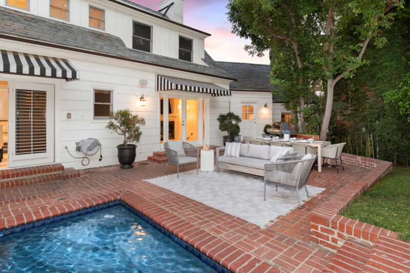 1277 Sunset Plaza Dr 34
