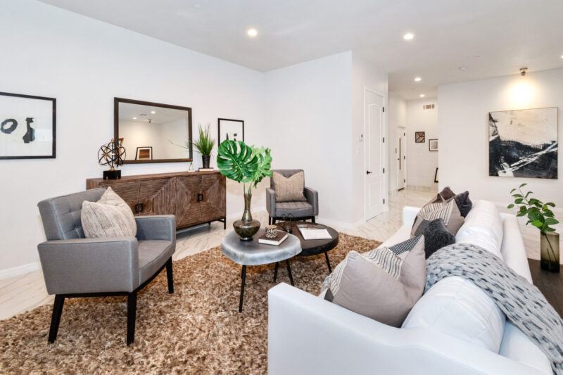 2566 E Chevy Chase 11