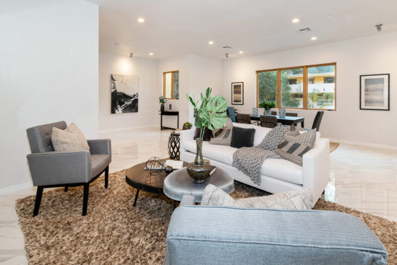 2566 E Chevy Chase 12