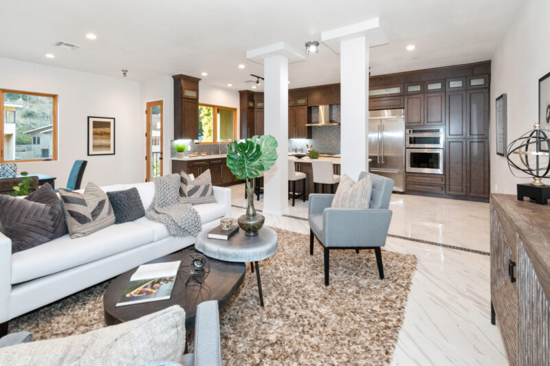 2566 E Chevy Chase 13