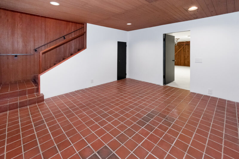 2285 N Hobart Blvd 35