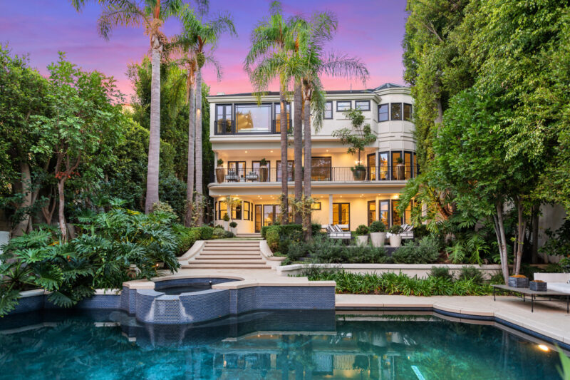 8 Oakmont Dr 1