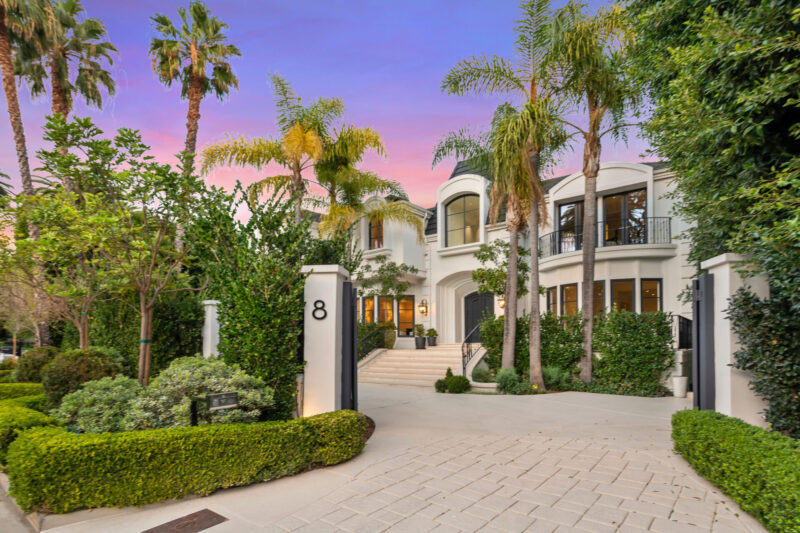 8 Oakmont Dr 2