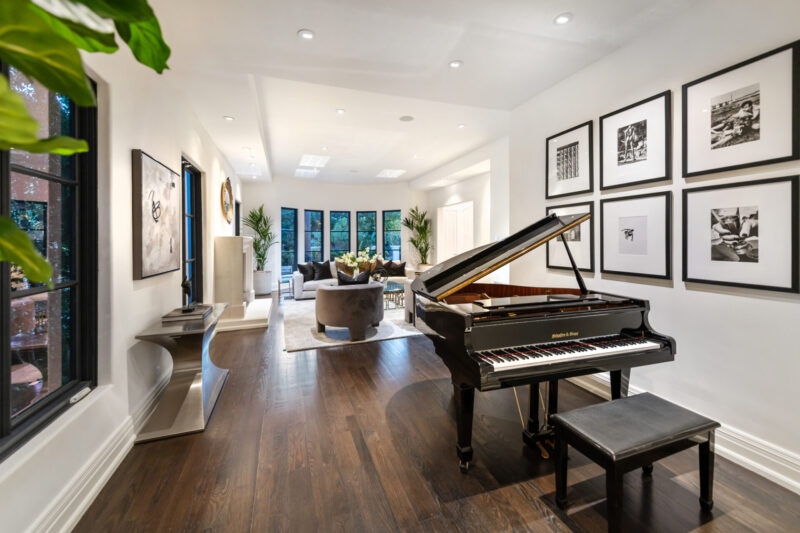 8 Oakmont Dr 21