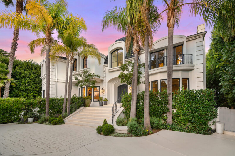 8 Oakmont Dr 3