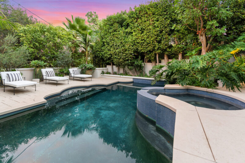 8 Oakmont Dr 9
