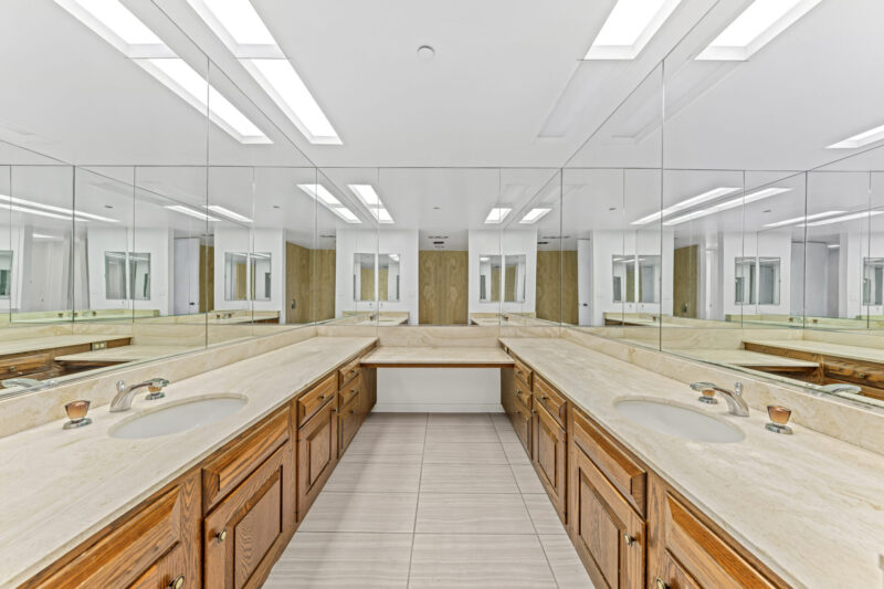 135 S McCarty Dr #302 (54 of 57)
