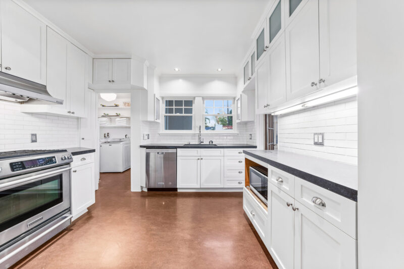 1408 N Genesee Ave (44 of 79)