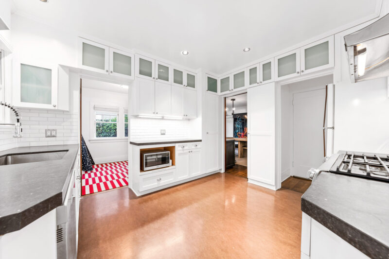 1408 N Genesee Ave (47 of 79)