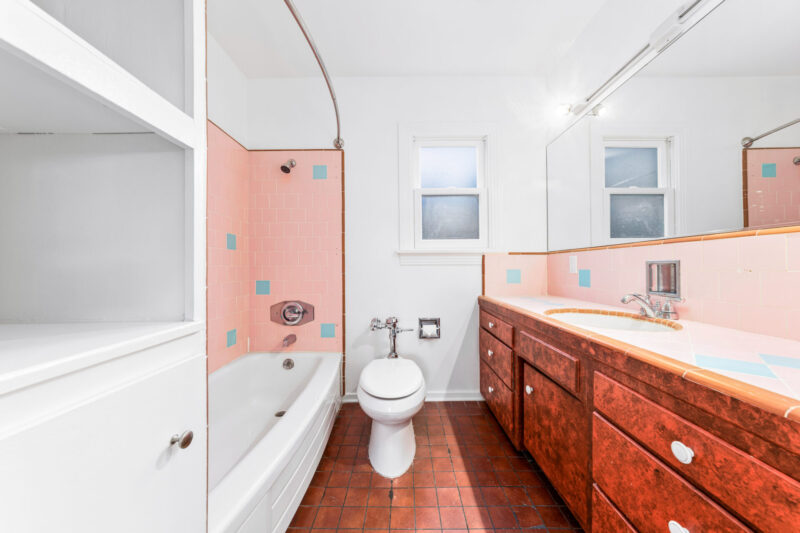 1408 N Genesee Ave (52 of 79)