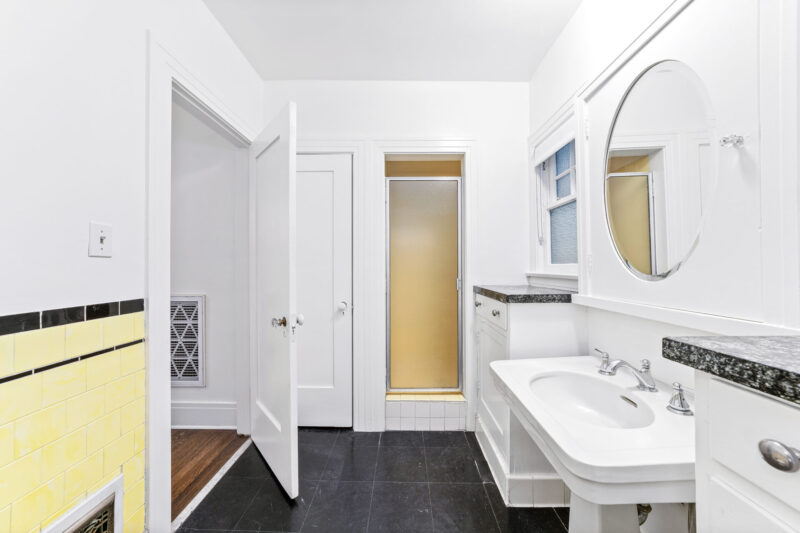 1408 N Genesee Ave (64 of 79)