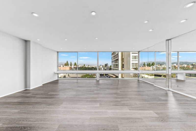 2220 Avenue Of The Stars UNIT 404W 1