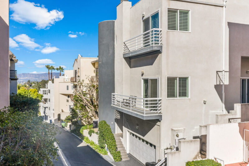 3516 Dixie Canyon Pl 18