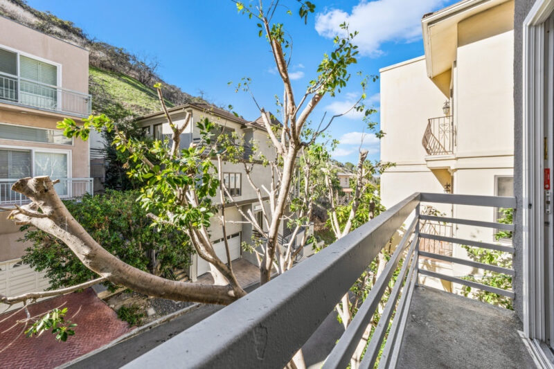 3516 Dixie Canyon Pl 19