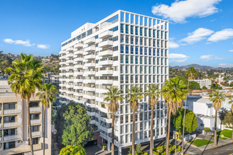 7135 HOLLYWOOD BLVD #605 2