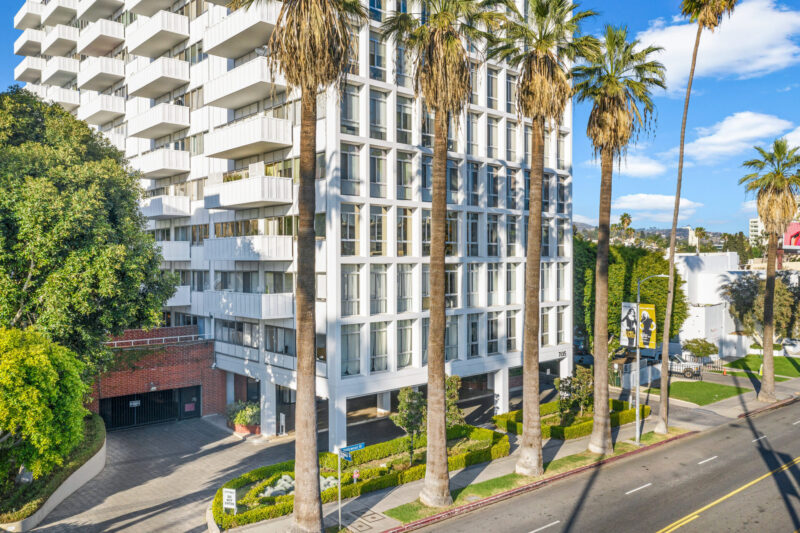 7135 HOLLYWOOD BLVD #605 3