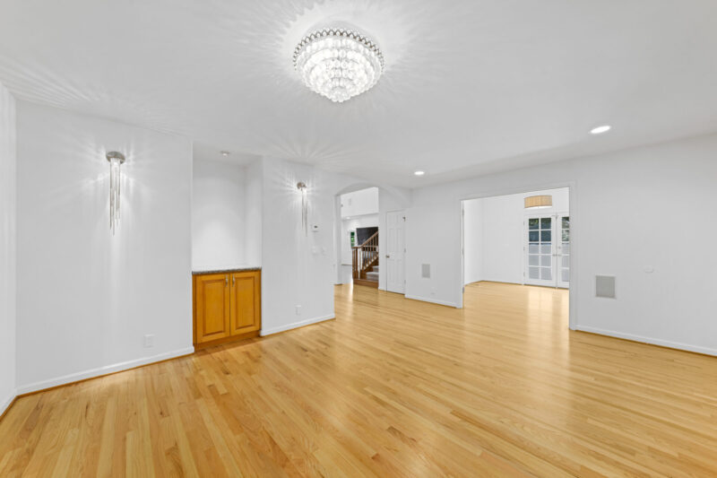 560 Euclid St 25
