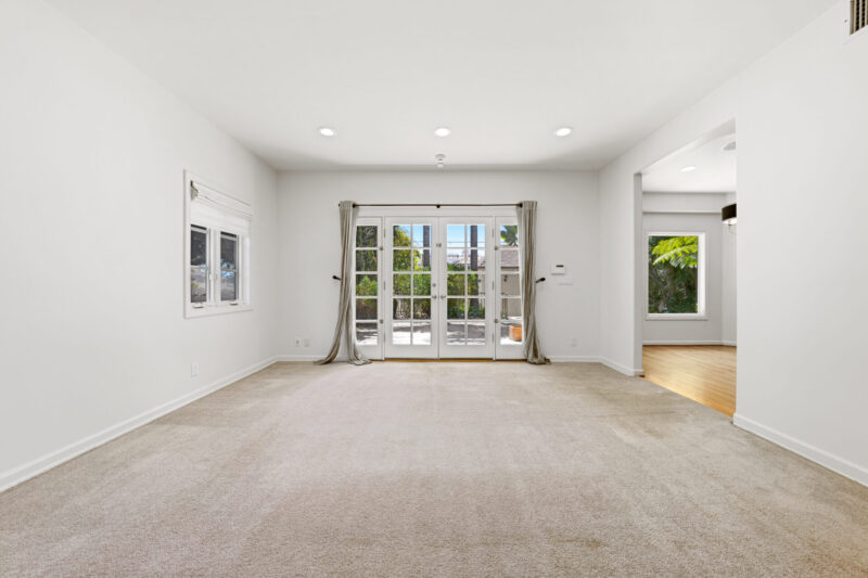 560 Euclid St 33